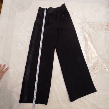 черные штаны: Джинсы и брюки, цвет - Черный, Б/у