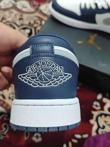 jordan 1 mid: Мужские кроссовки, 41, 42, 43, Nike, Новый, цвет - Синий, Бесплатная доставка, Самовывоз, Платная доставка — 2
