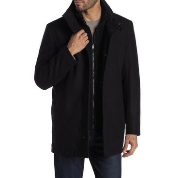 пальто мужское цена: Andrew Marc. Вырез с небольшим дополнительным пространством в груди и