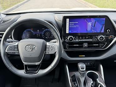 Toyota: Toyota Highlander: 2023 г., 2.5 л, Вариатор, Гибрид, Внедорожник — 7