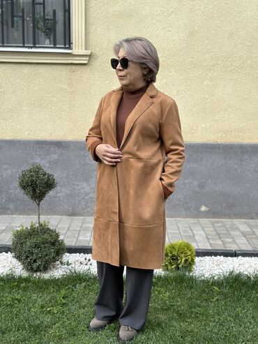 Пальто: Пальто Zara замшевая ткань Размер:стандартный подходит на S,M,L