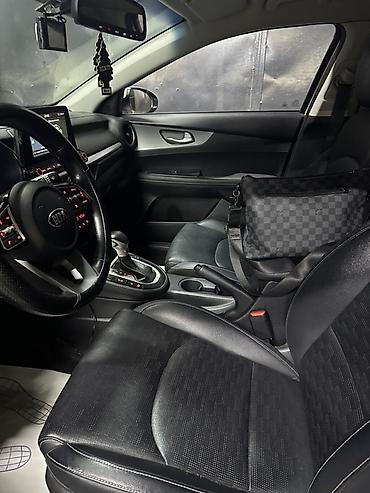byd e3: Kia Cerato: 2019 г., 1.6 л, Автомат, Бензин, Седан — 4