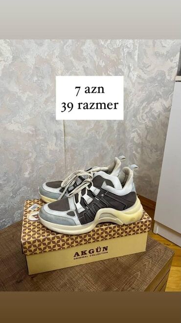Makasin və loferlər: Ölçü: 39, İşlənmiş
