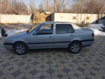 Volkswagen: Volkswagen Vento: 1994 г., 1.8 л, Механика, Бензин, Седан