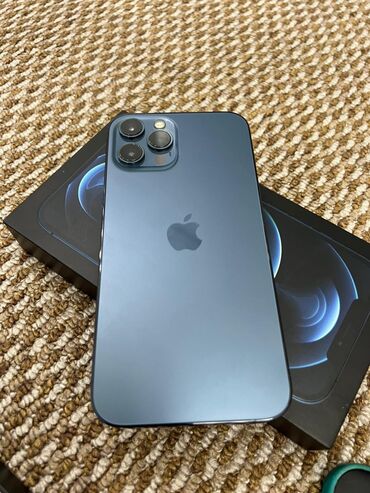 Apple iPhone: IPhone 12 Pro, Б/у, 256 ГБ, Синий, Зарядное устройство, Защитное стекло, Чехол, 84 %