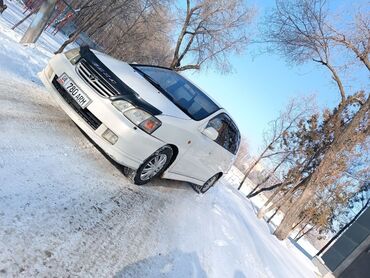 Toyota: Toyota Gaia: 2000 г., 2 л, Автомат, Бензин, Минивэн