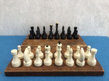 Şahmatlar: Antik Sahmat sovet dovrune aid 1970 ci il ela vezyyetde 45*45 — 2