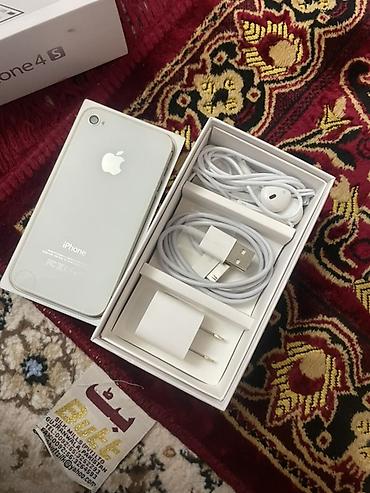 часы 4g: IPhone 4S, белый, в комплекте с коробкой и аксессуарами Особенности — 2