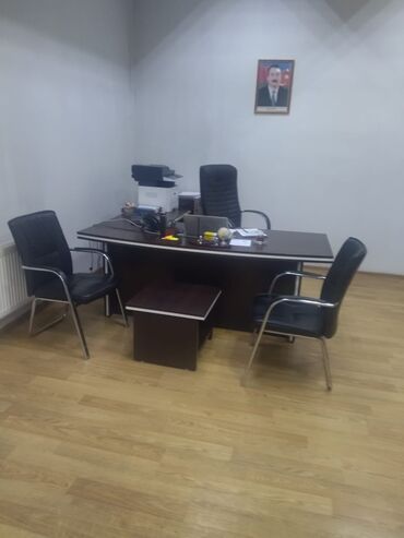 Masalar: İşlənmiş, Açılmayan, 2 stul