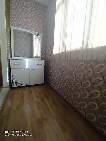 zabrat ev: 8 mkr. Ə.Naxcivani bina evi 10-7 mərtəbəsi lift var. 1 otaqli — 10