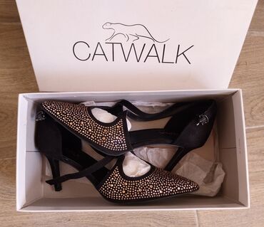 Salonke: Salonke, Catwalk, 37.5 — 4