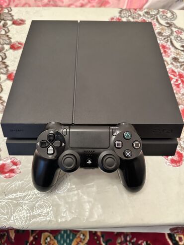 PS4 (Sony Playstation 4): Ps 4 500 Gb yaddas versiya 12.00 Her bir seyi var qulaqciqdan orginal