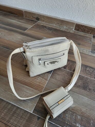 Torbe: Cena torbi 2600
cena novcanika 2200
cena kaisa 2200
Porez — 11