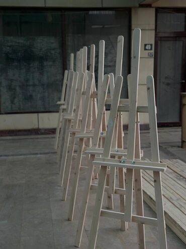 ручная швейна машина: Sadə molbertlər. 180 sm hündürlük. Qaralma çürümə qurd yemə qəti