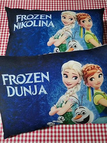 Jastuci: Personalizovani jastuci sa štampom Dimenzije jastuka 45x32 su 2440 din — 20