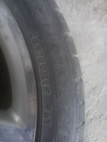 фольксваген поло 1: Şin Dunlop 235 / 40 / R 19