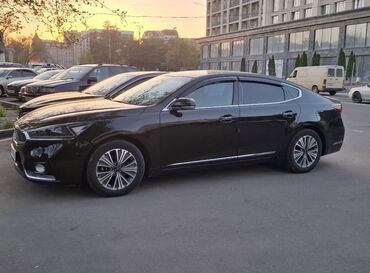 Легковой транспорт: Сдаю в аренду: Легковое авто, Частная аренда