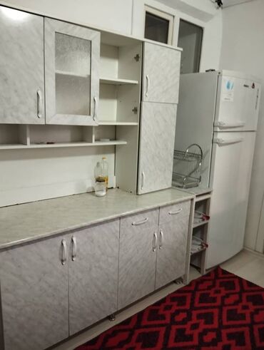 долгосрочная квартира в караколе: 3 бөлмө, Менчик ээси, Чогуу жашоосу жок, Толугу менен эмереги бар