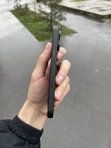 Чехлы: 16 про 512 АКБ 99 Есть царапины А так в отличном состоянии Только — 1