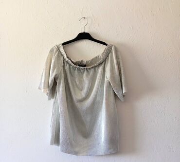 olovnu zensku garderobu preko kom: Nova elegantna srebrna bluza, efektan komad garderobe, lako uklopiv