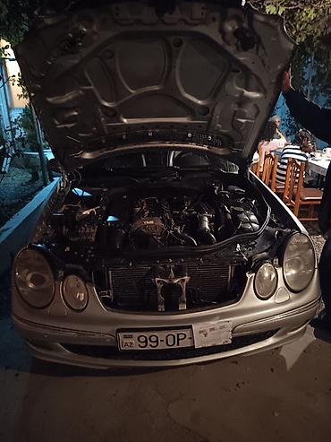 Mercedes-Benz E-Class: 2.7 l | 2004 il Sedan — 8