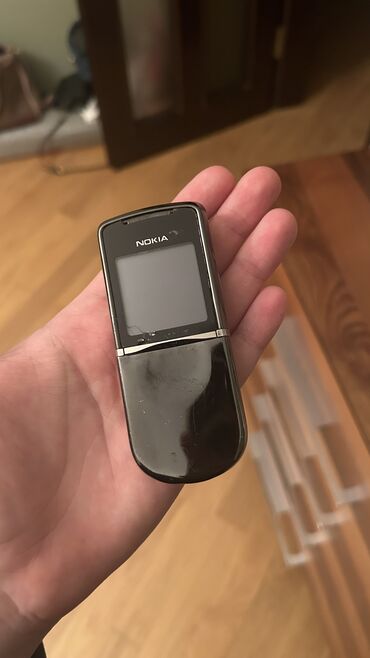 nokia 8800 sirocco: Nokia 8 Sirocco, Qırıq