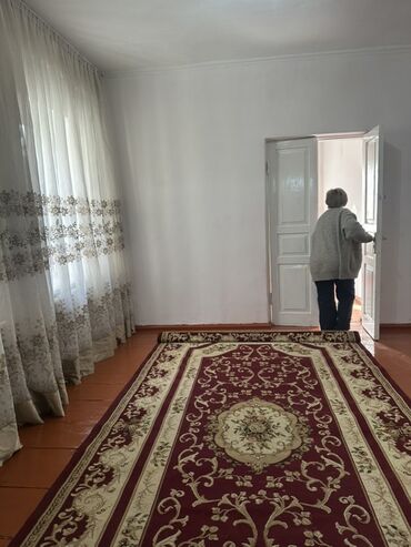 дом в сокулукском районе: Просторный частный дом с несколькими комнатами. - Планировка