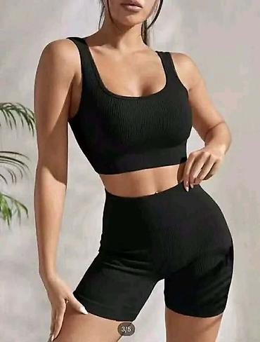 tigar: Ženski dvodelni komplet crop top majica i biciklističke šorc. - Kroj — 1