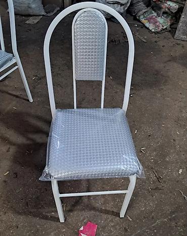 isci stol: Metal karkaslı yumşaq oturacaqlı stullar. Stullar möhkəm metal — 10