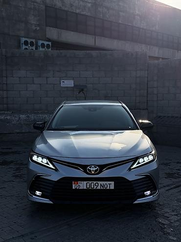 передо: Toyota Camry: 2021 г., 2.5 л, Автомат, Бензин, Седан — 3