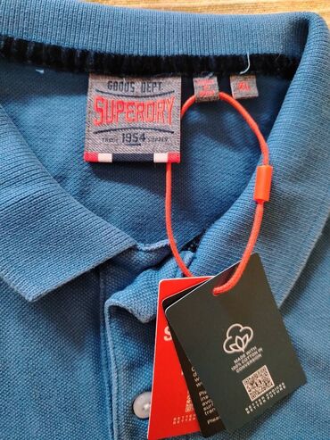 muski kompleti sorc i majica: Nova Superdry majica sa etiketom, može za poklon, veličina je XL