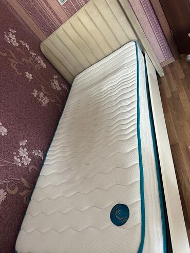 Digər mebel: AYLA91.Çarpayi 100/200 olcude.Bazalidir.Döşek ortapedik Qiymet 250 man