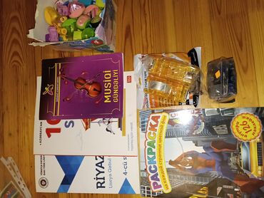 Masaüstü dəstlər: Məktəb ləvazimatları və dəftərxana dəsti Komplektin tərkibi: - Dərs — 4