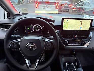 volvo xc60: Toyota Corolla: 2023 г., 1.8 л, Автомат, Гибрид, Седан — 3