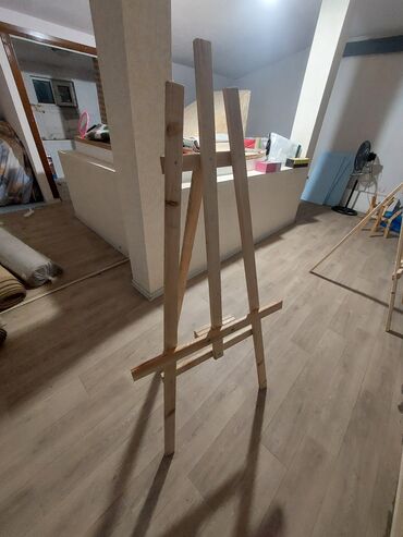 Ремонт под ключ: Мольберт, высота 1,50 — 5