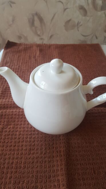 чайник для плиты бишкек: Продаю всё за 1200сом: чайник белый для заварки, металлический