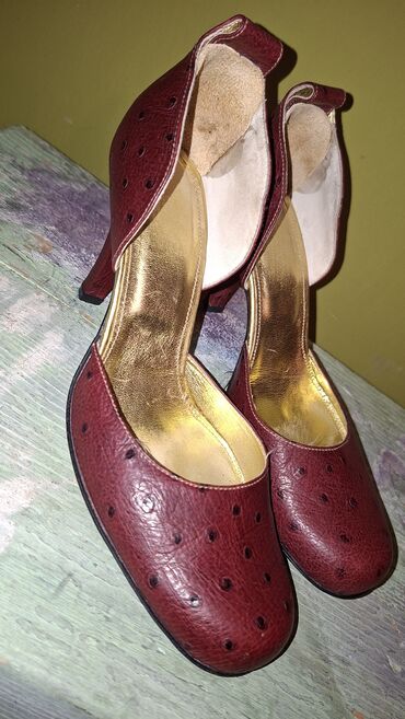 Salonke: Salonke, 40 — 1