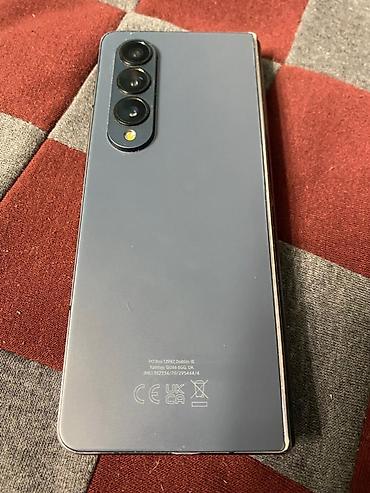 Samsung: Samsung Galaxy Fold 4 — 6