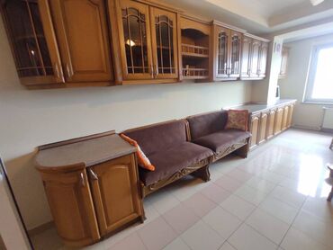 Uzunmüddətli kirayə mənzillər: Yasamalda 9 mertebeli binanın 9-cu mərtəbəsində yerləşən ümumi sahəsi — 9