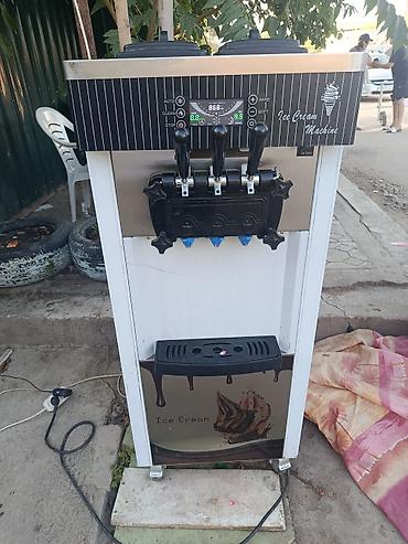 Фризер для мягкого мороженого (Ice Cream Machine), напольный, с