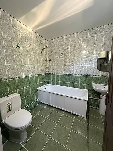 Кыймылсыз мүлк: 🏡Продаётся 3комн.кирпичн.дом Военно-Антоновка (Кожомкул)! 📐 Дом: 70 м² — 10
