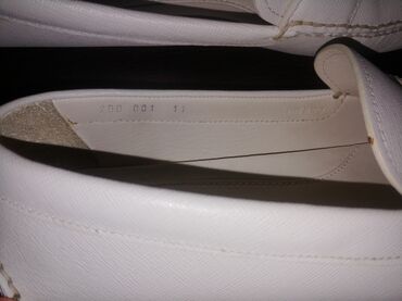 Ayaqqabılar: Prada
1 dəfə geyinilib
Ölçü - 44 / 45
Material dəri
Rəngi açıq bej — 5