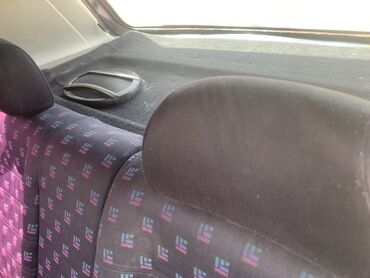 Volkswagen: Volkswagen Golf: 1993 г., 1.6 л, Механика, Бензин, Седан