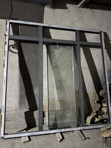 продаю уголь бишкек: Менчик үй эщик, Алюминий, Айнек менен, Россия, түсү - Кара, Жаңы