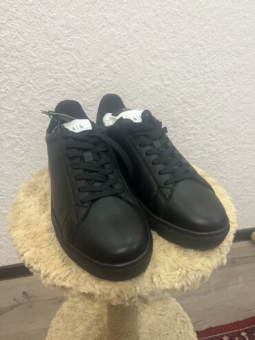 обувь медицинская: Armani Exchange новые 43 размер, оригинал, не подошел размер