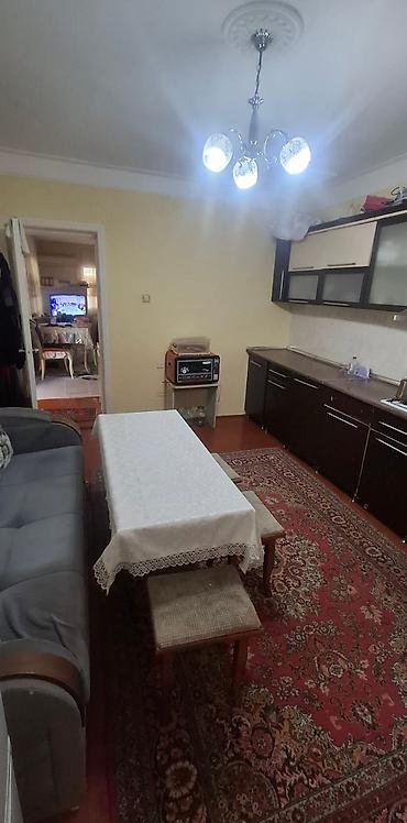 hovsan kupcali heyet evi: Qaraçuxur qəs. 5 otaqlı, 160 kv. m — 1