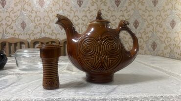 кыргызская национальная одежда: Чайник раритет национальный стиль. 2 литровый. 1000 сом. В