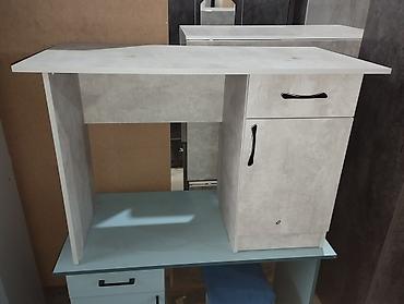 Офисные столы: Офисный стол, Новый, Нерегулируемый, ЛДСП, Самовывоз, Бесплатная доставка, Платная доставка — 3