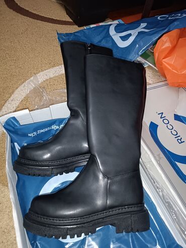 Çəkmələr: Uzunboğaz, Ölçü: 38, rəng - Qara, Yeni — 6