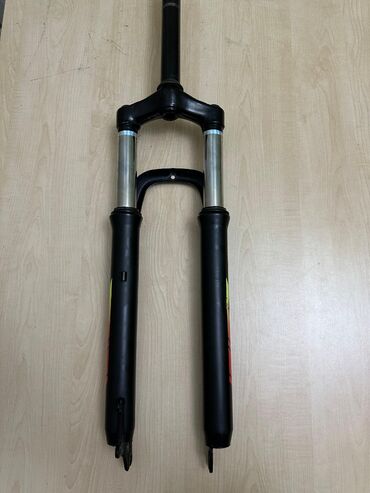 Velosiped ehtiyyat hissələri: Salam Strim markali velosipedin amortizatorudur Yaxsi isləyir. Heçbir — 2